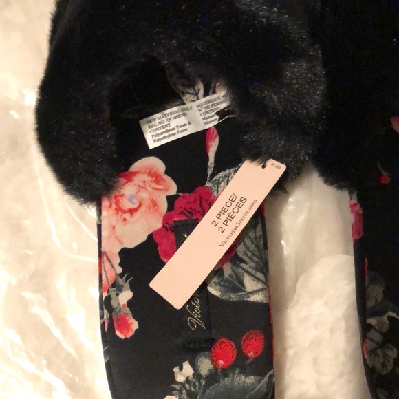 COPY - NWT Victoria Secret Flowered slippers - Picture 3 of 8